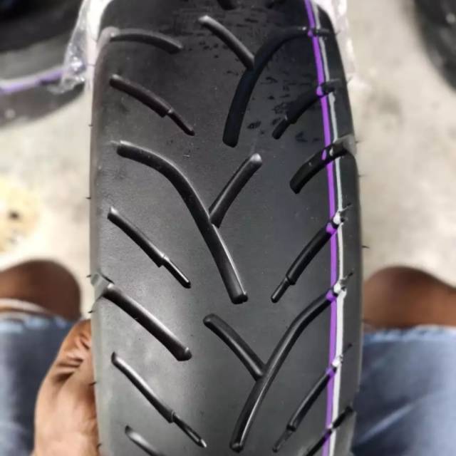 Ban belakang standar Honda PCX 150 ukuran 120/70-14 tubles
