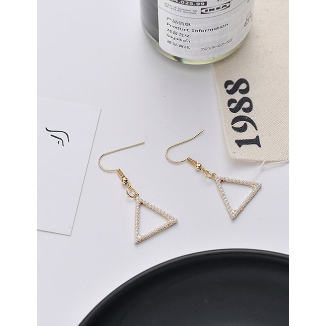 LRC Anting Gantung Fashion Golden Pearl Cutout Geometric Earrings D80667