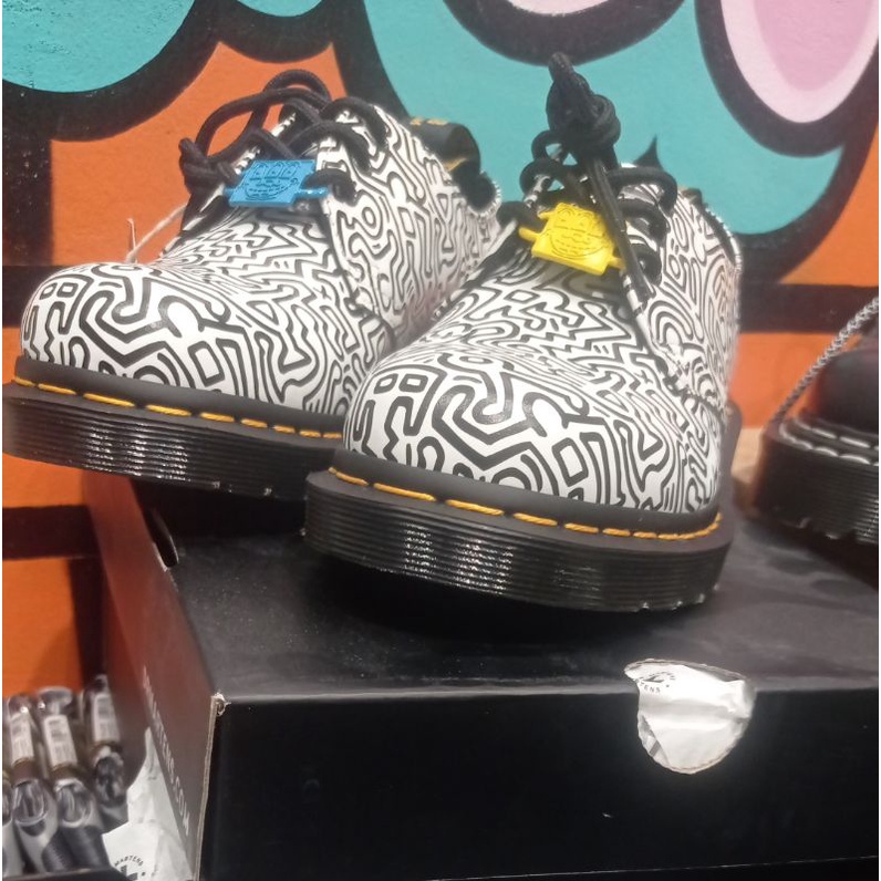SALE DOCMART DR MARTENS 1461 BLACK WHITE KEITH HARRIS NEW ORIGINAL