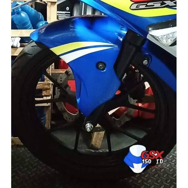 Kupingan spakbor depan gsx r150 tambahan spakbor depan gsx r150