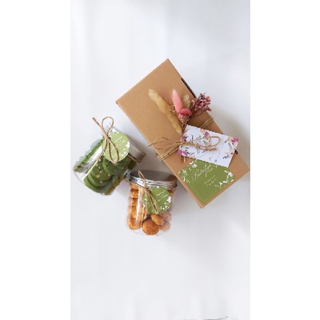 

Hampers cookies isi 2 toples