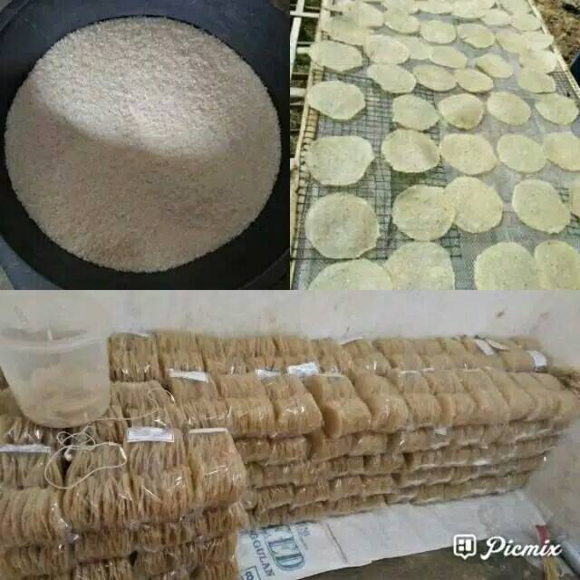 

KERUPUK BERAS 500 Gram ALAMI NO BORAX KARAK BERAS ASLI SOLO