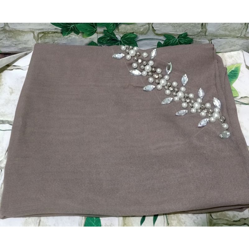 SEGIEMPAT PAYET BANDO BELLA/HIJAB BANDO MUTIARA/KERUDUNG PAYET BELLA SQUERE-Frapucino