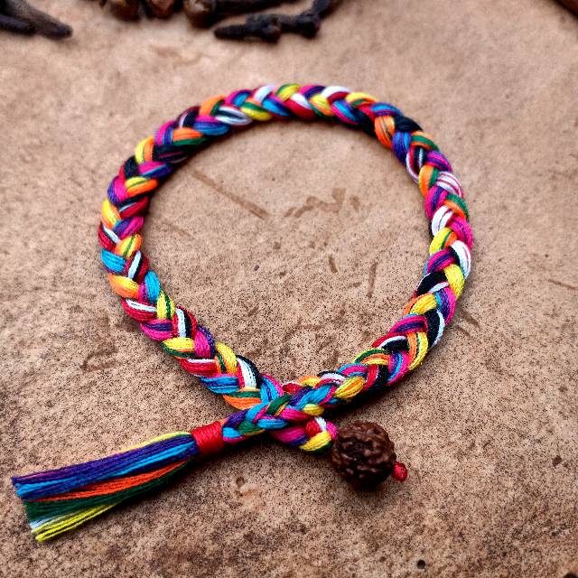 Gelang Sangadatu Jalin Kancing Genitri / Gelang Sangadatu Khas Bali / Gelang Asli Bali / Gelang Tali Khas Bali / Gelang Sembilan Warna/ Gelang 9 Warna / Gelang Khas Bali / Kerajinan Khas Bali /  Craft Dewata