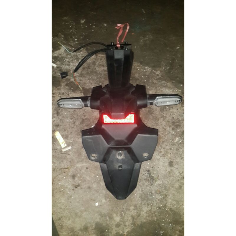 slebor belakang cbr150r led original