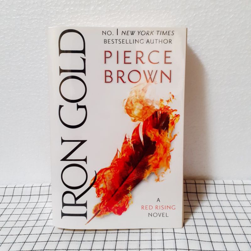 Iron Gold - Pierce Brown Red Rising (Buku/Novel Import Preloved Books)