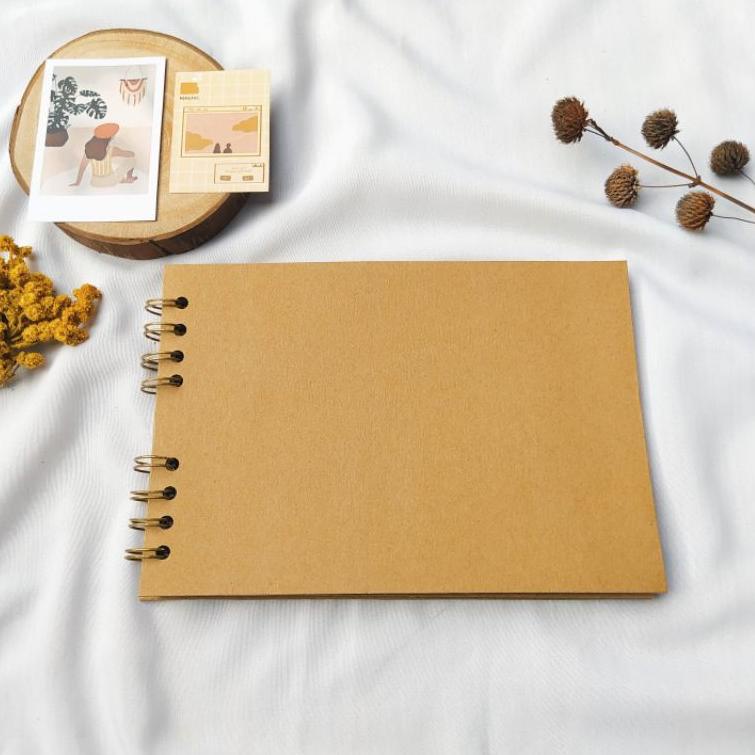 

[KODE TGVPH] Scrapbook Album Polos (Gratis 1 Random Polaroid dan 1 Quotes Card)