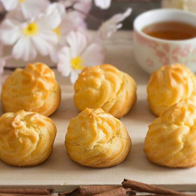 

Kue Soes Original dengan Fla Susu