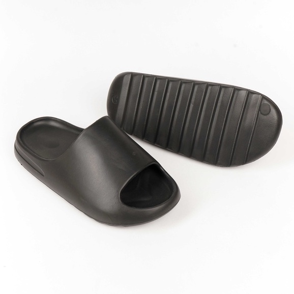 Blow BLAS 0017 Monstera Yeezy Slide Sandal Karet Bahan Phylon-1