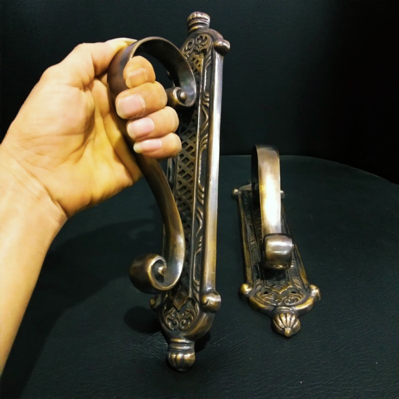 Handle pintu / gagang pintu antik motif cumi ukir