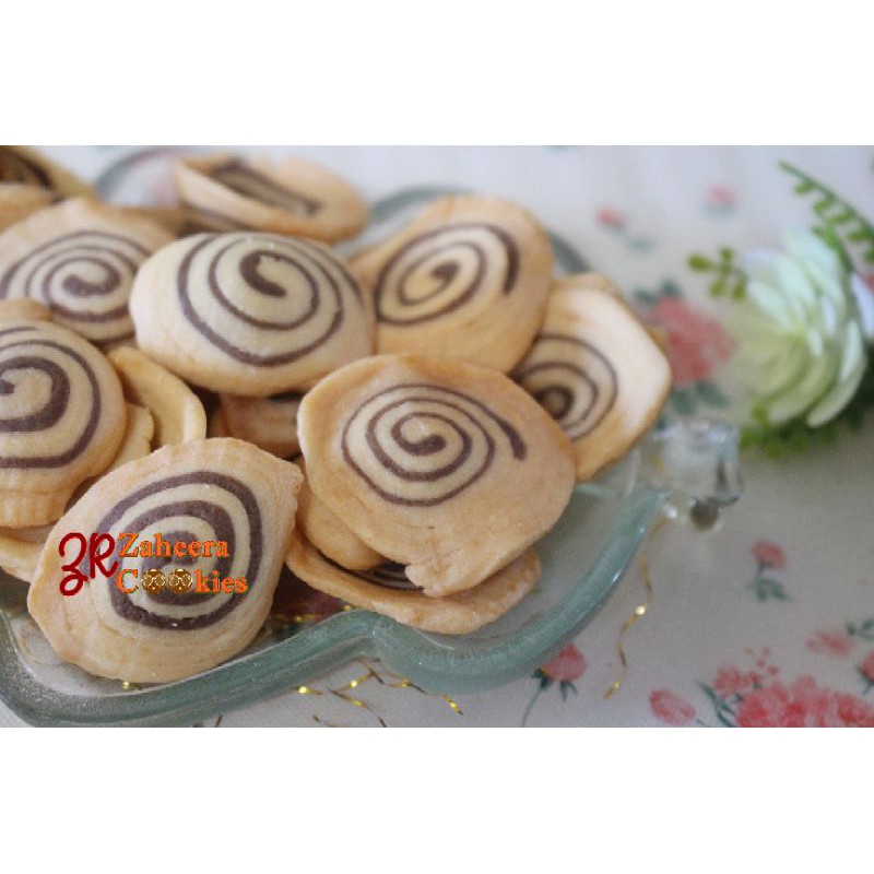 

Kuping Gajah by Zaheera Cookies