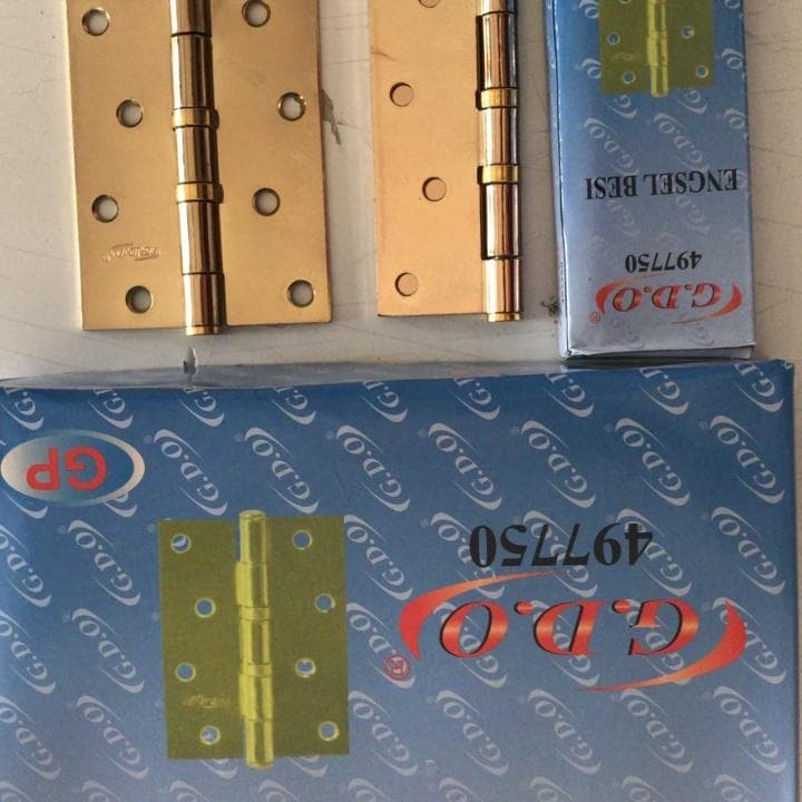 Engsel pintu besi atau jendela merk GDO Warna putih Ukuran 4"x3"x2.0mm