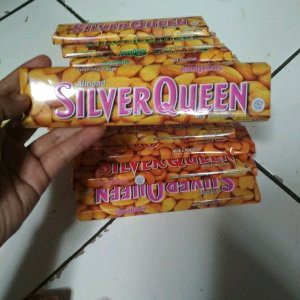 

Promo paket coklat silver Queen spesial valentine2n isi 6 Diskon