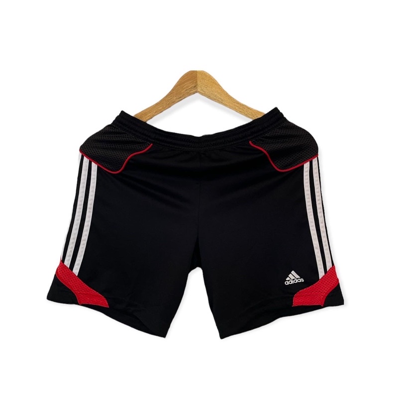 celana pendek olahraga, adidas, baju thrift dan murah