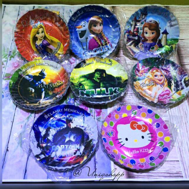 

Piring kue karakter