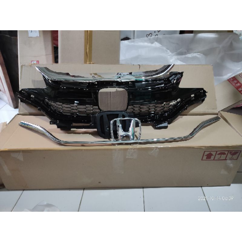 Grill komplit Honda Jazz GK5 Facelift