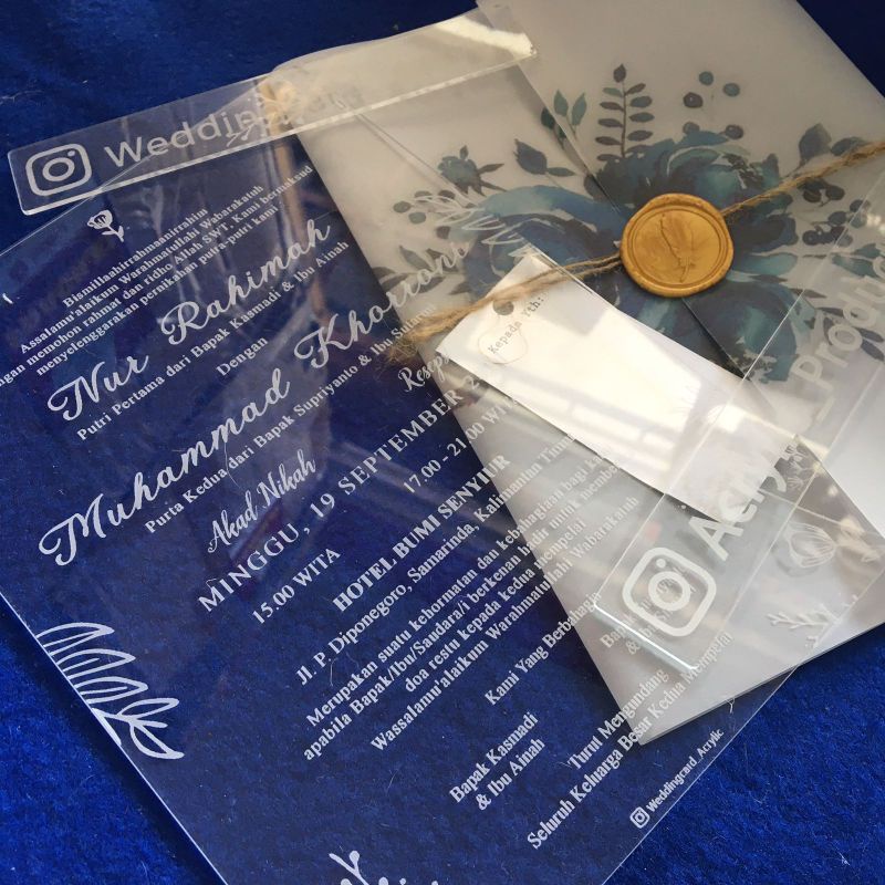 undangan akrilik/acrylic invitation/kartu undangan akrilik/undangan akrilik murah/undangan pernikaha