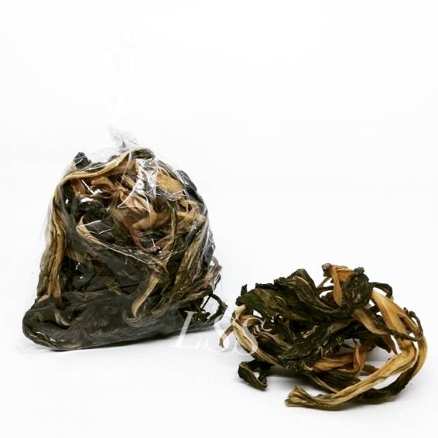 

Sayur Asin Kering / Sawi Asin Kering / Ham Choi Kon / Dried Cabbage / Moi Choi / Kiam Chai Kua 50 gr
