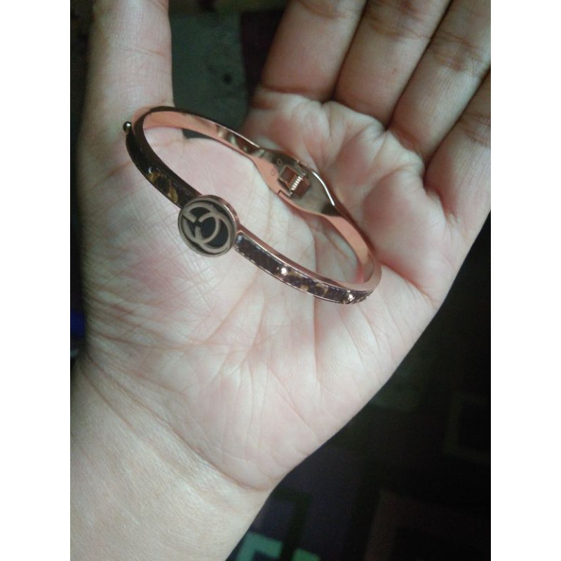 gelang gucci