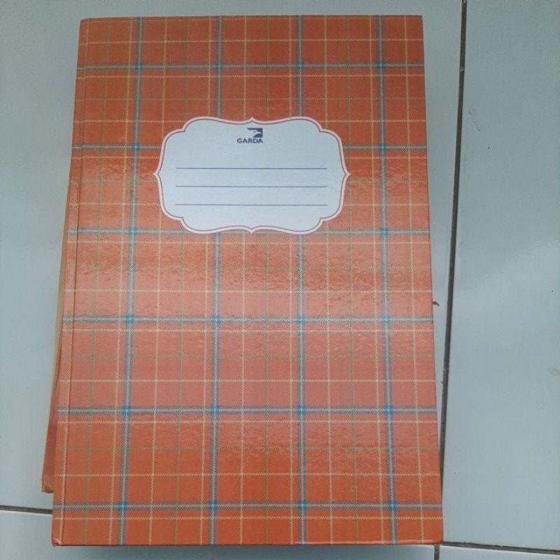 

buku tulis garda ukuran f4 isi 100 lembar