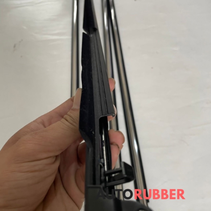 Karet Pelipit Plipit List Kaca Pintu Luar Innova Reborn Venturer Chrome 1 Set