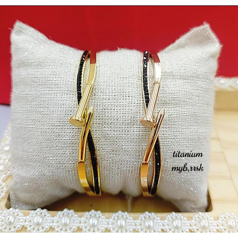 Gelang titanium, tidak luntur, mewah, kilau, cantik,bisa dipake mandi