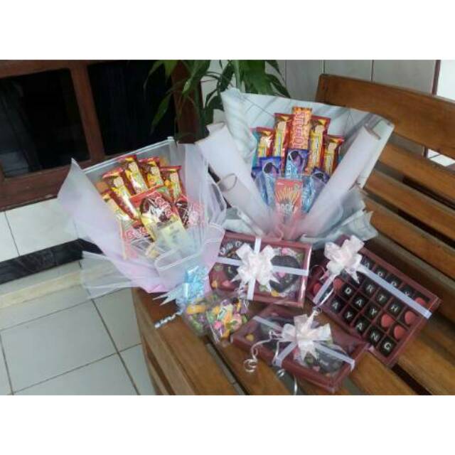 

BUKET SNACK BUKET JAJAN HADIAH WISUDA MADE BY REQUEST