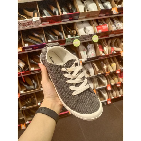 Sepatu American Eagle by Payless harga normal 404.000