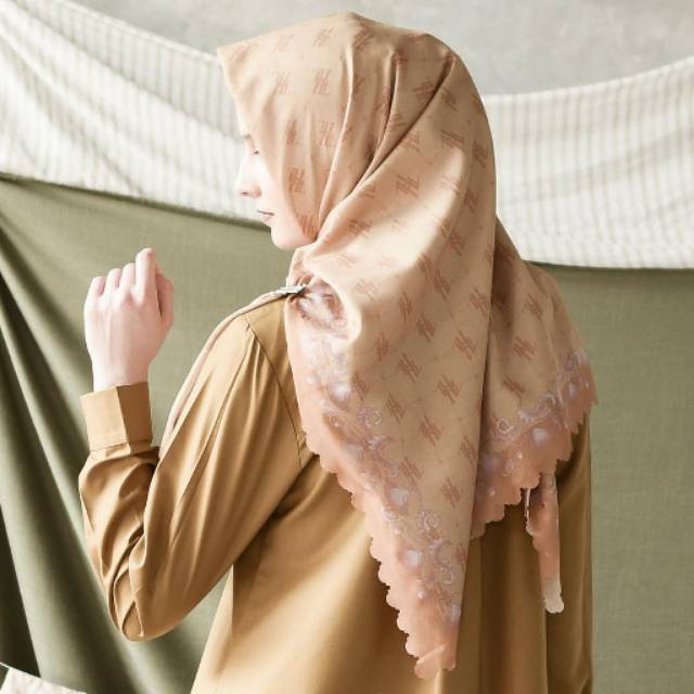 Monogram scarf Zysku xena