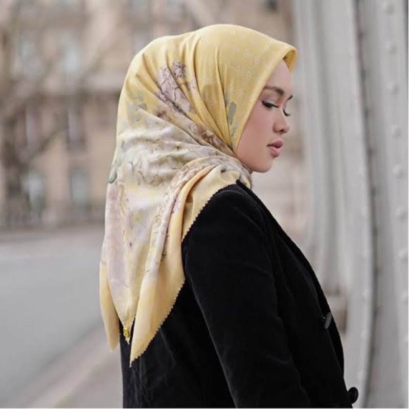 Buttonscarves - Hydrangea Jaune