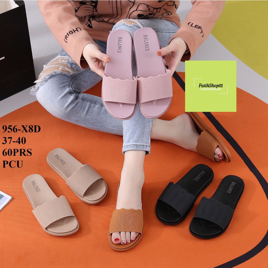 SANDAL KOREA SLOP KARET WANITA MEREK BALANCE motif polos import  956-X8D bahan elastis dan lentur ukuran (37-40) SANGAT NYAMAN DIPAKAI warna Hitam bisa COD