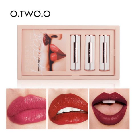 O.Two.O 3pcs set Lipstick Matte Anti Air Warna Merah YG004