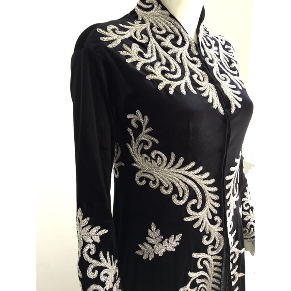 Kebaya Sanghai bludru hitam payet silver