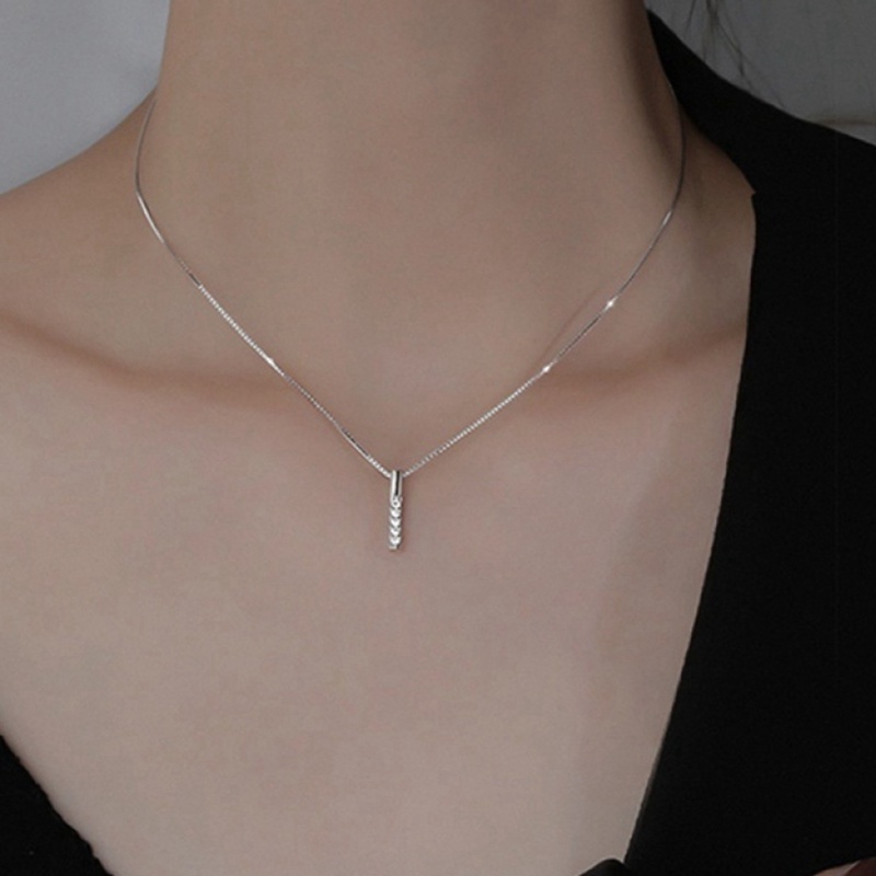 Kalung Rantai Klavikula Desain Garis Vertikal Aksen Berlian Bahan Zirkon Warna Silver Untuk Wanita