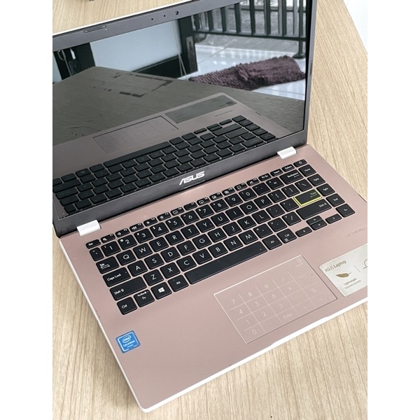 ASUS E410MA N4020 4GB 128ssd windows10 PINK - Second