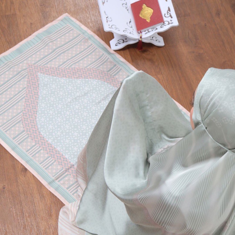 The Eeman Prayer Robe - Dusty Green