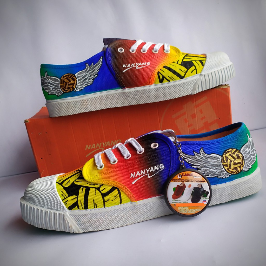 Sepatu takraw nanyang motif pancasona multiwarna