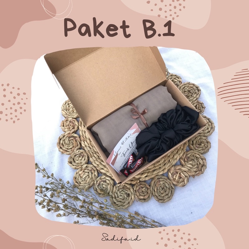 

[ SQUARE GIFT BOX ] Hampers Gift Box Hijab Square / Hampers Gift Box Murah / Ulang tahun wisuda anniversary murah / Hampers ultah / Gift box ultah