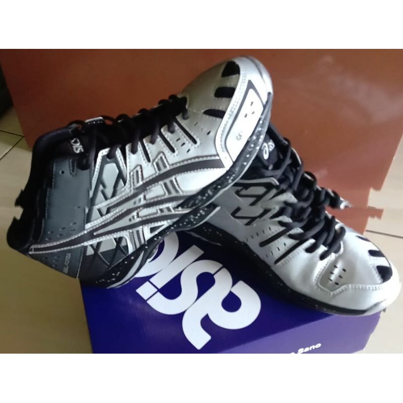 sepatu asics forza voly