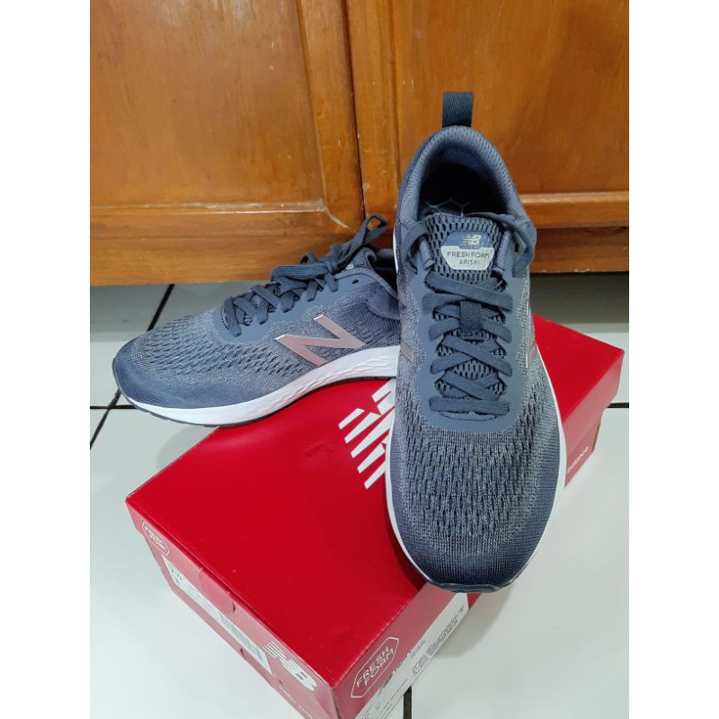 Sepatu Wanita New Balance Fresh Foam Arishi V3