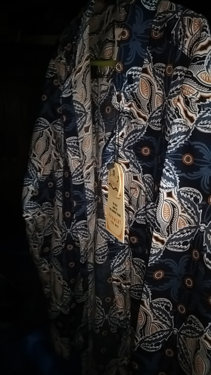 Hisroom - Kemeja Batik Pria Modern Lengan Panjang Slimfit Katun Atasan Batik Pria Kasual 219 220