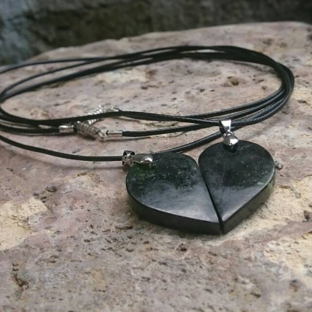 Kalung Liontin Couple Love Giok Black Jade Aceh Terapi AAA Quality