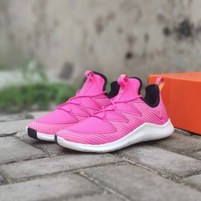 nike free tr ultra pink