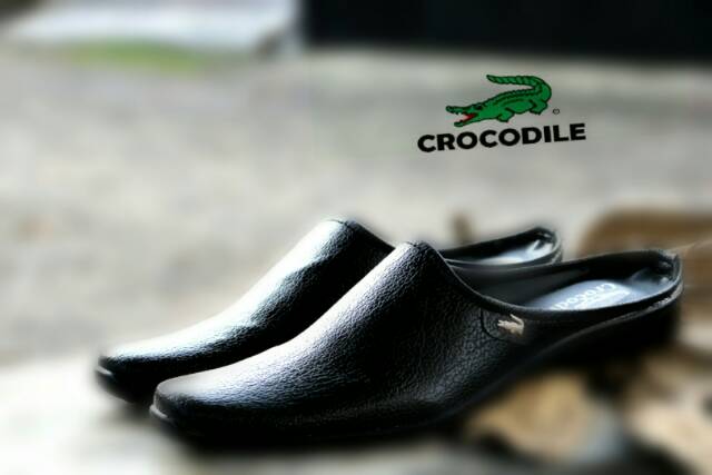 Sepatu Sendal Pria Crocodile Bustong Hitam