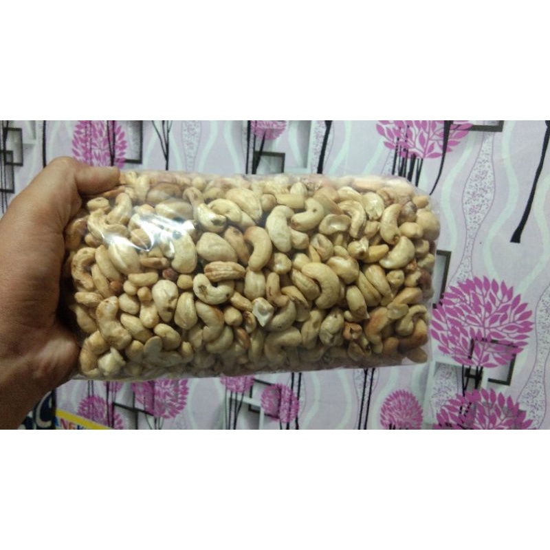 

kacang mede utuh mentah1kg
