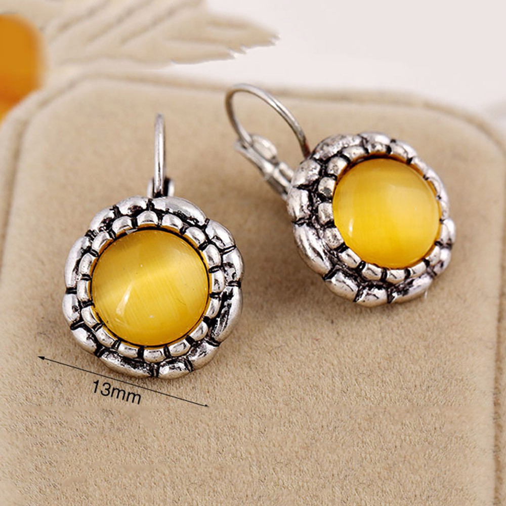 Anting Kait Gantung Plating Silver Hias Batu Opal Bentuk Bulat Gaya Vintageantik Untuk Wanita