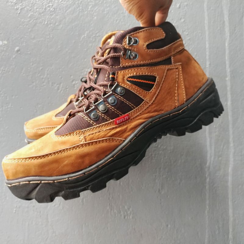 Sepatu Boots Pria Hiking Tracking Bahan Kulit Asli Elegan Gaul Harga Murah Kode RLX.3