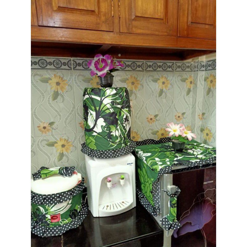 SARUNG GKM SATU SET MOTIF