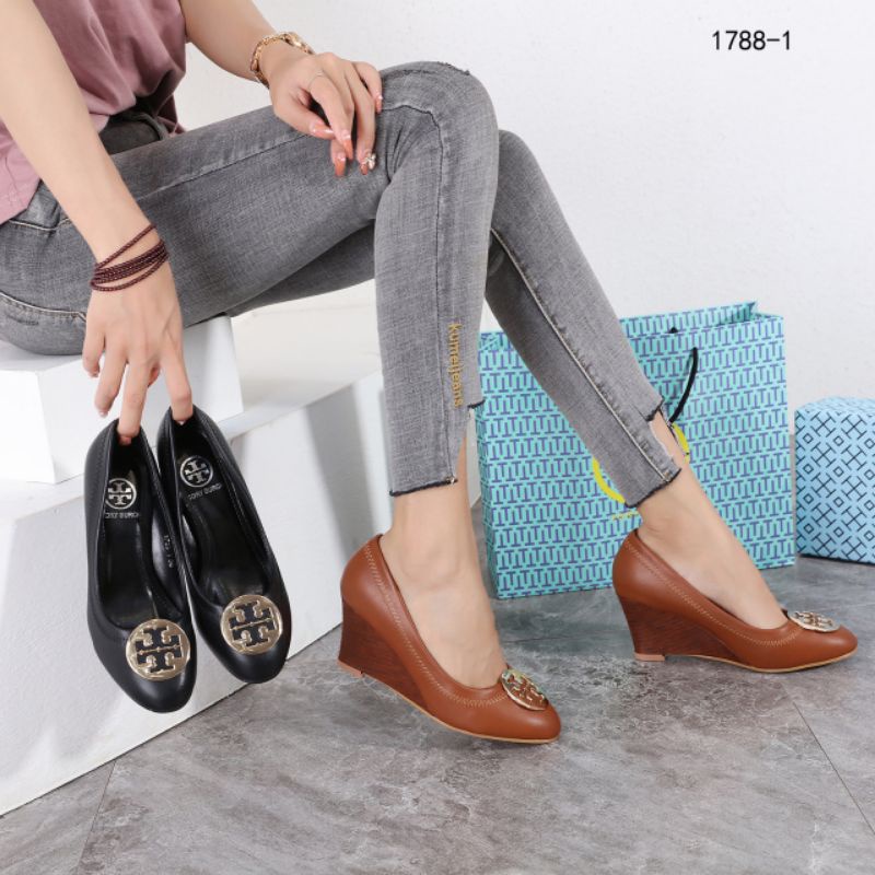 comfortable wedge heels for work