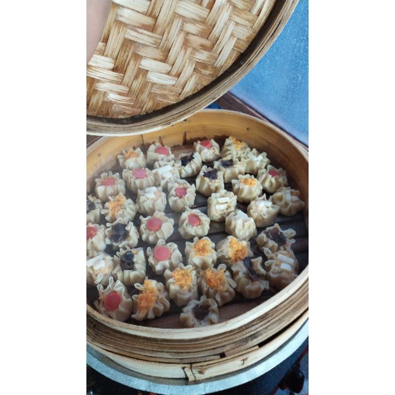 

dimsum siomai delapan